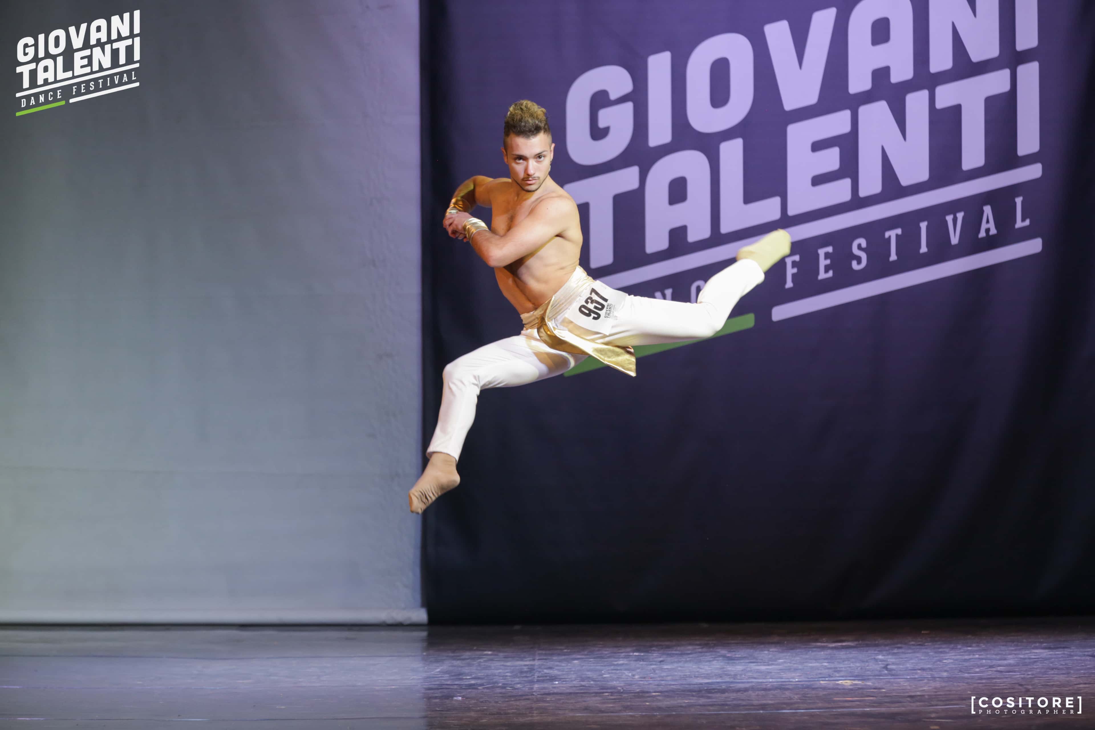227A3743